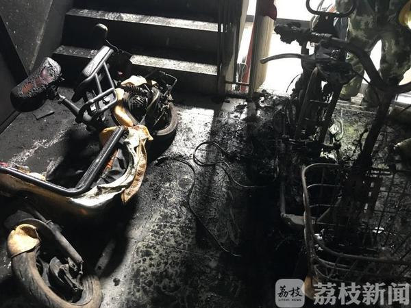 電動(dòng)車充電燃燒 戶主將被行政拘留